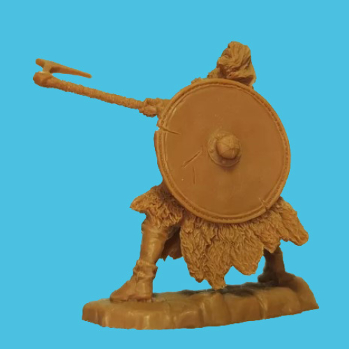 02. Viking avec hache à long manche, bouclier sur le dos et peau de bête.